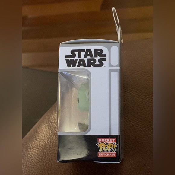 Star Wars Yoda Funko Pocket Pop! Keychain - Picture 4 of 4